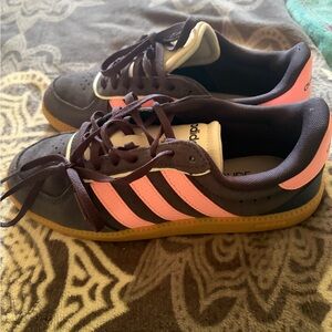 Adidas shoes size 6